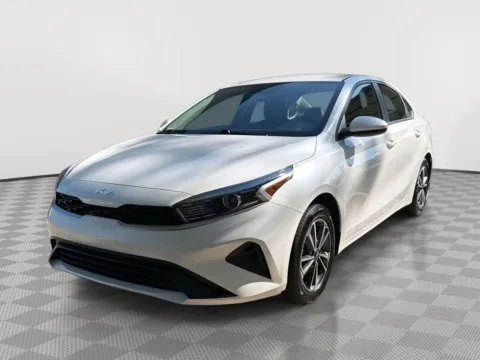 White 2024 Kia Forte LXS for sale in North Charleston, SC