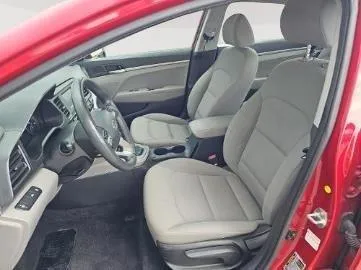 More photos of 2020 Hyundai Elantra SE at Payless Car Sales, SC