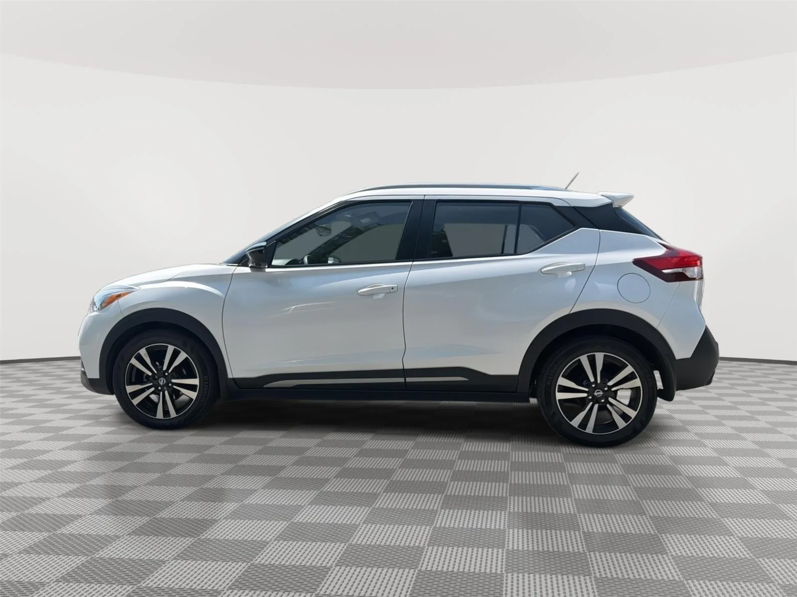 White 2020 Nissan Kicks SR for sale in North Charleston, SC