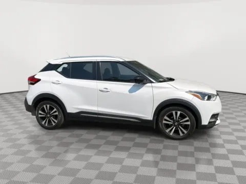 More photos of 2020 Nissan Kicks SR at Payless Car Sales, SC