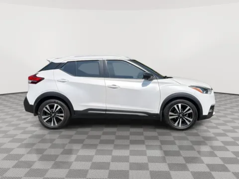 More photos of 2020 Nissan Kicks SR at Payless Car Sales, SC