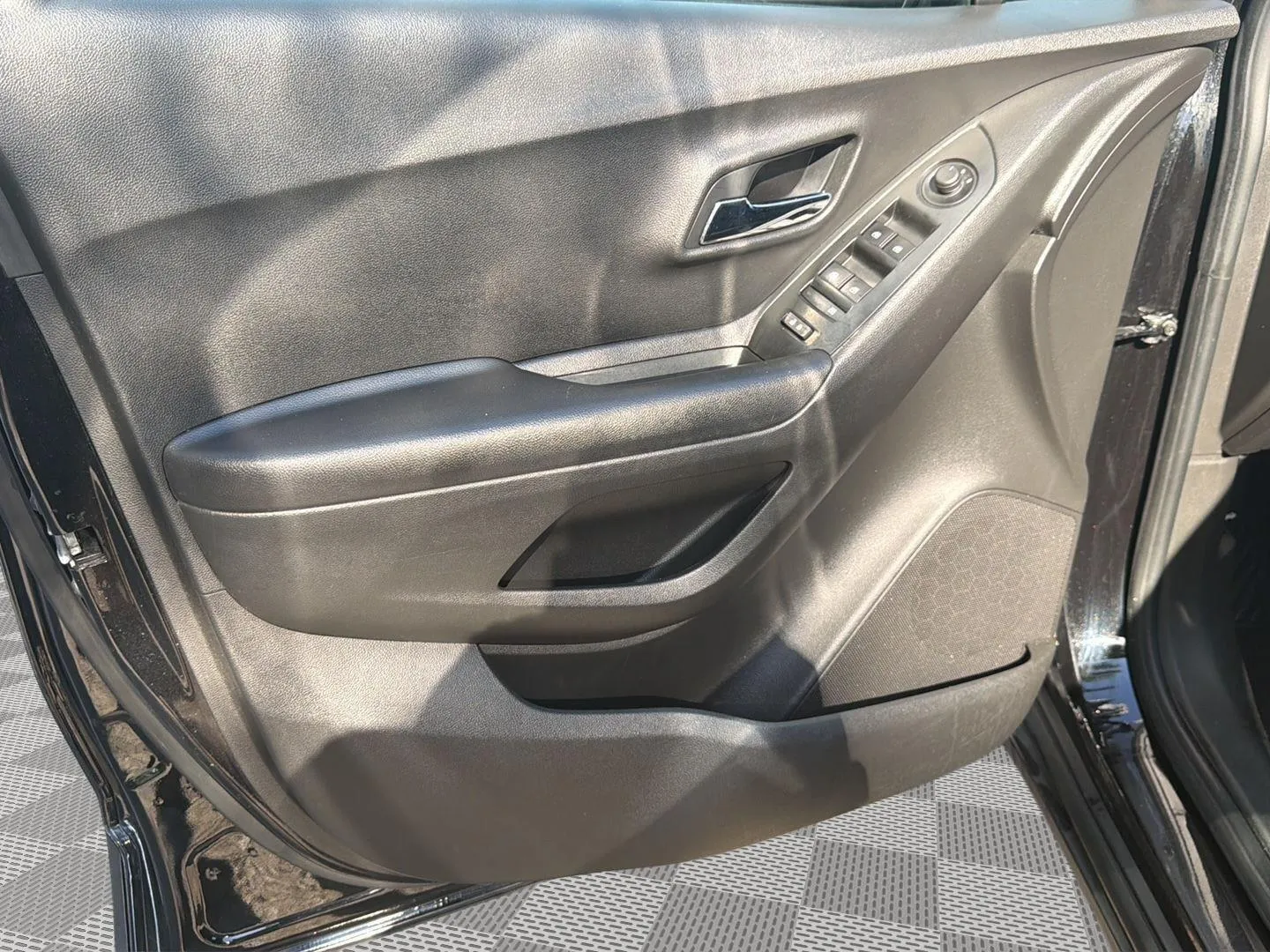 2020 Chevrolet Trax LS - Photo 11