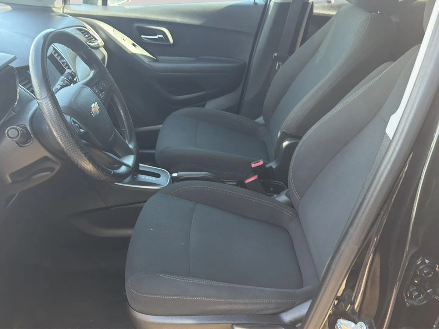 2020 Chevrolet Trax LS - Photo 12