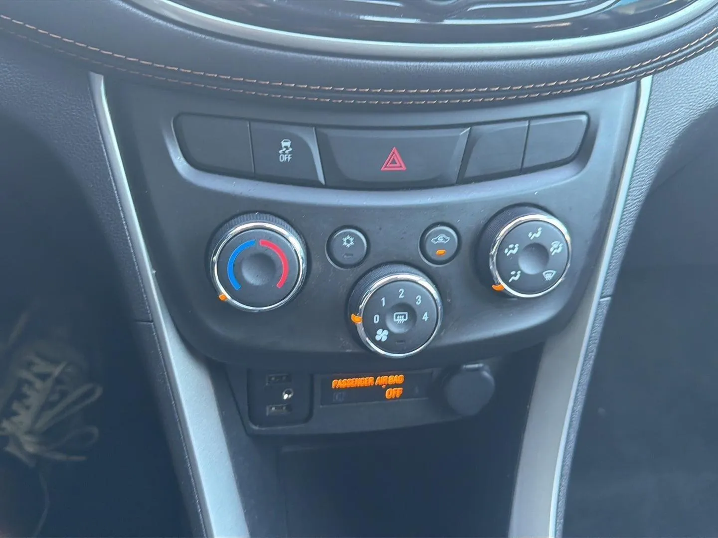 2020 Chevrolet Trax LS - Photo 19