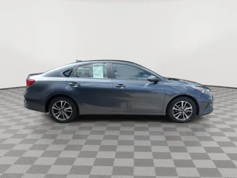 More photos of 2023 Kia Forte LXS at Payless Car Sales, SC