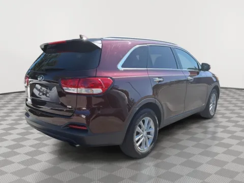 More photos of 2017 Kia Sorento LX at Payless Car Sales, SC