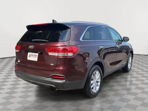 More photos of 2017 Kia Sorento LX at Payless Car Sales, SC