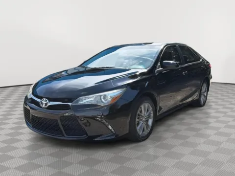 Black 2017 Toyota Camry SE for sale in North Charleston, SC