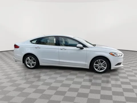 More photos of 2018 Ford Fusion SE at Payless Car Sales, SC