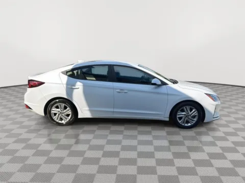 More photos of 2020 Hyundai Elantra SEL at Payless Car Sales, SC