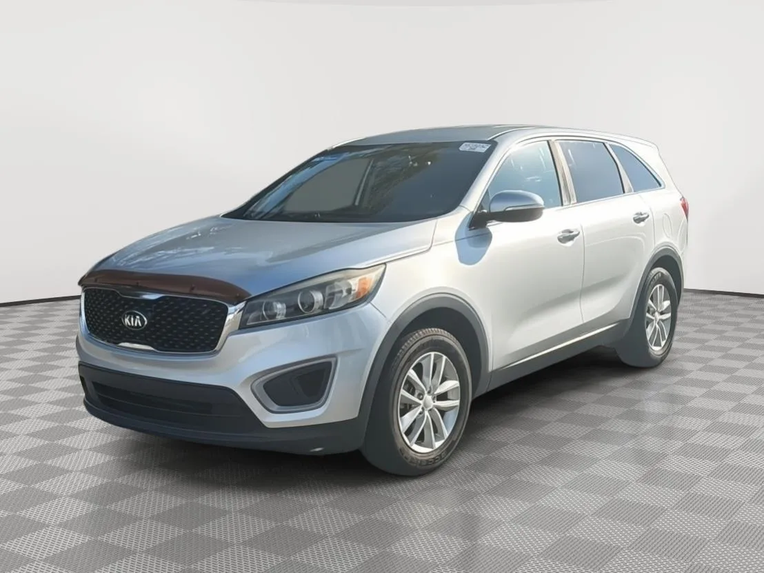 Silver 2017 Kia Sorento L for sale in North Charleston, SC