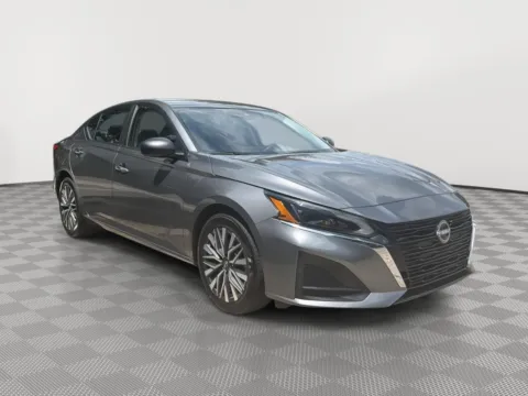 More photos of 2025 Nissan Altima SV at Payless Car Sales, SC