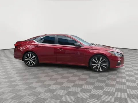 More photos of 2019 Nissan Altima 2.5 SR Sedan 4D at Payless Car Sales, SC