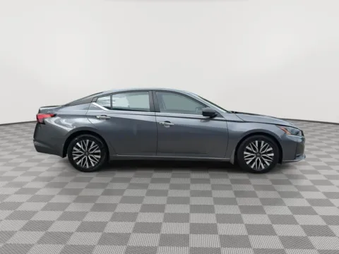 More photos of 2024 Nissan Altima 2.5 SV at Payless Car Sales, SC
