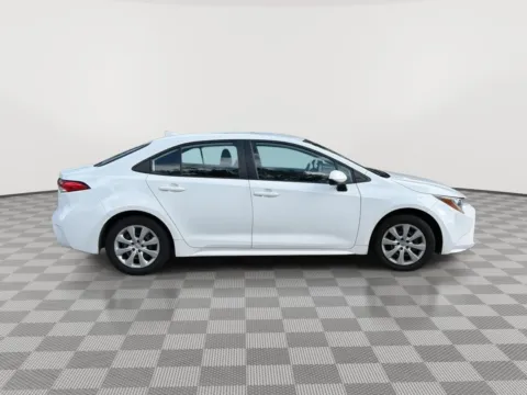 More photos of 2022 Toyota Corolla LE at Payless Car Sales, SC
