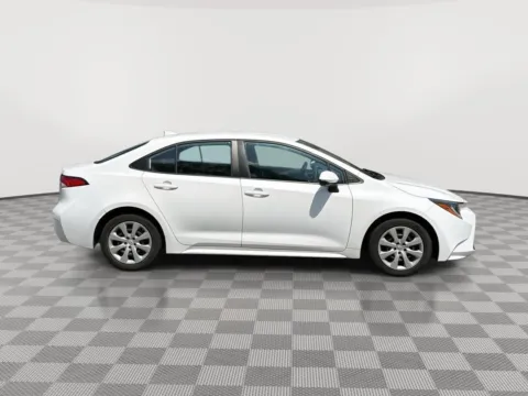 More photos of 2021 Toyota Corolla LE at Payless Car Sales, SC