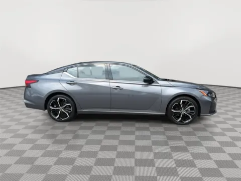 More photos of 2025 Nissan Altima 2.5 SR Sedan 4D at Payless Car Sales, SC