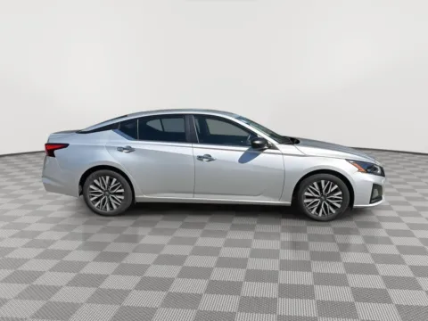 More photos of 2024 Nissan Altima 2.5 SV Sedan 4D at Payless Car Sales, SC