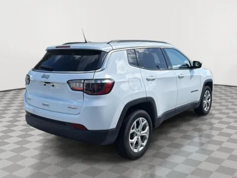 More photos of 2024 Jeep Compass Latitude at Payless Car Sales, SC