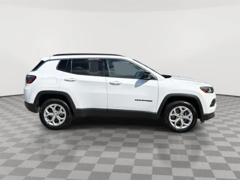 More photos of 2024 Jeep Compass Latitude at Payless Car Sales, SC