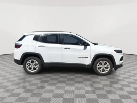 More photos of 2024 Jeep Compass Latitude at Payless Car Sales, SC