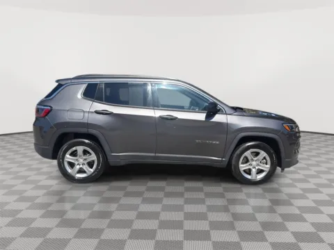 More photos of 2024 Jeep Compass Latitude at Payless Car Sales, SC