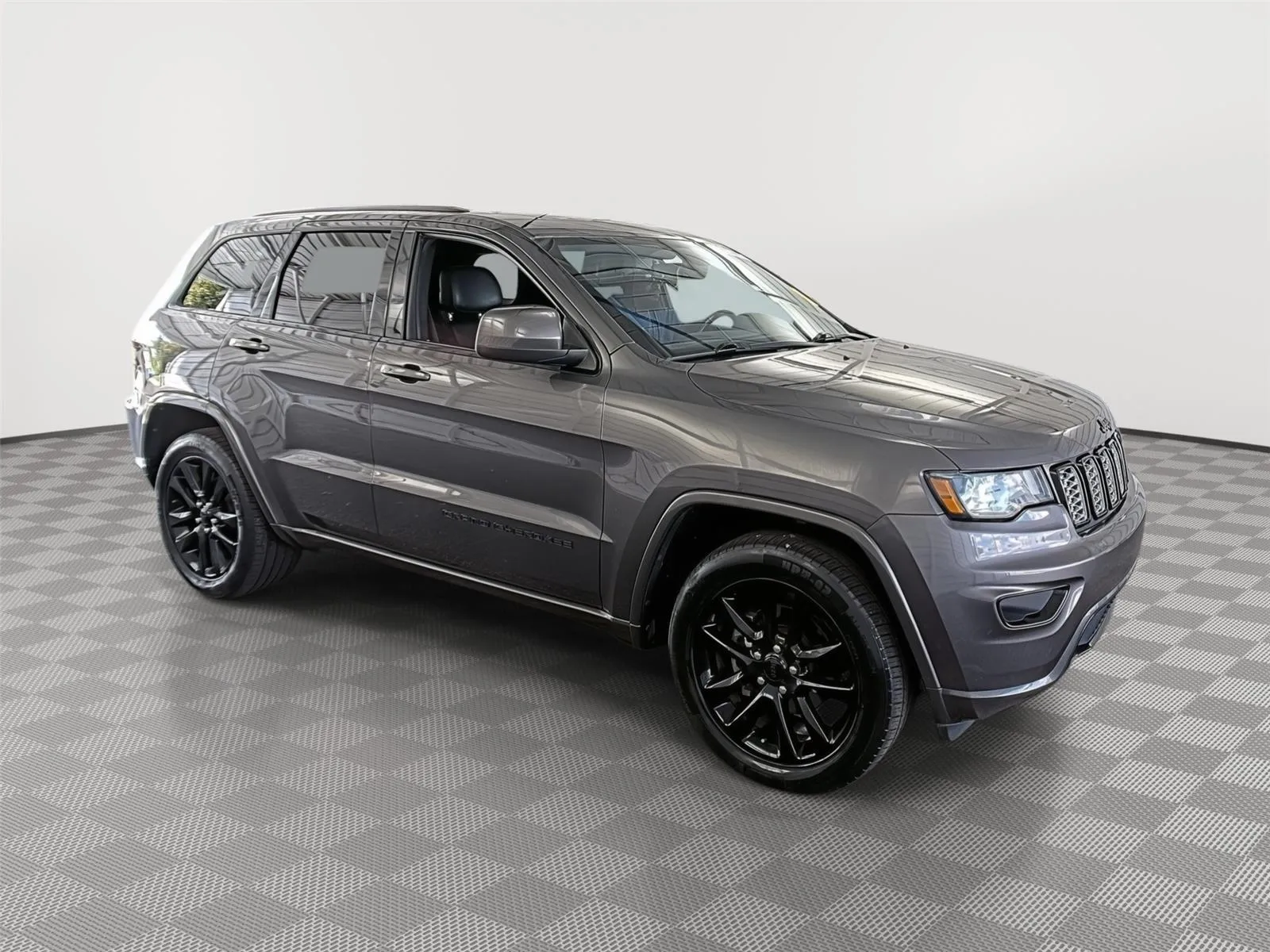 Gray 2020 Jeep Grand Cherokee Altitude for sale in North Charleston, SC