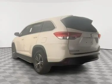 More photos of 2019 Toyota Highlander LE at Payless Car Sales, SC