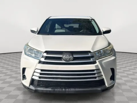 Photos of 2019 Toyota Highlander LE for sale in North Charleston, SC at Payless Car Sales