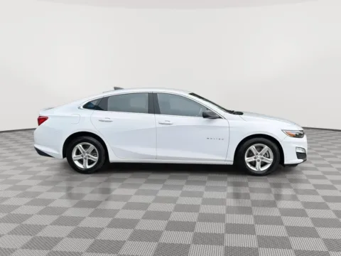 More photos of 2023 Chevrolet Malibu LS at Payless Car Sales, SC