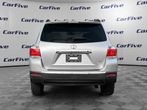 More photos of 2012 Toyota Highlander SE at CarFive Salem, MA, MA