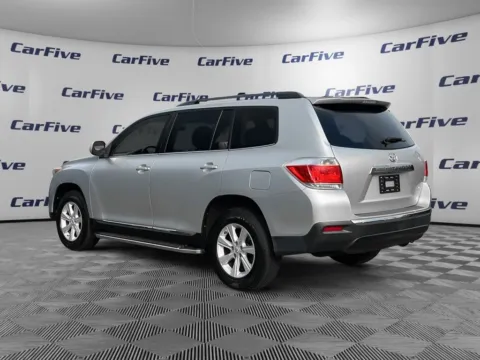 Another view of 2012 Toyota Highlander SE for sale in Salem, MA at CarFive Salem, MA