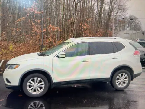 Photos of 2016 Nissan Rogue SV for sale in Salem, MA at CarFive Salem, MA