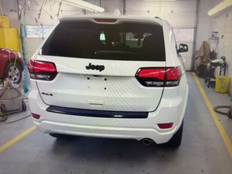 More photos of 2018 Jeep Grand Cherokee Altitude at CarFive Salem, MA, MA