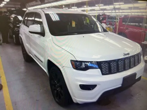 More photos of 2018 Jeep Grand Cherokee Altitude at CarFive Salem, MA, MA