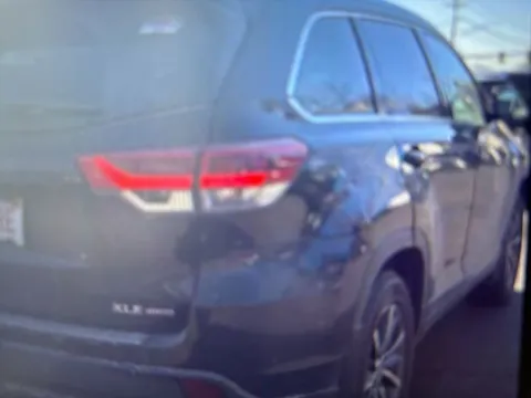 Photos of 2019 Toyota Highlander XLE for sale in Salem, MA at CarFive Salem, MA