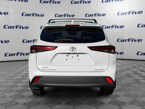 More photos of 2021 Toyota Highlander XLE at CarFive Salem, MA, MA