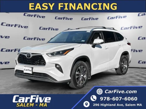 White 2021 Toyota Highlander XLE for sale in Salem, MA