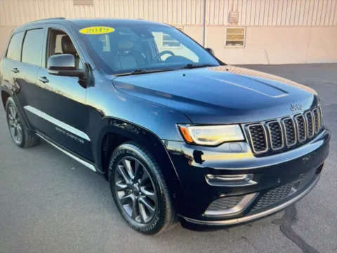 Another view of 2019 Jeep Grand Cherokee High Altitude for sale in Salem, MA at CarFive Salem, MA