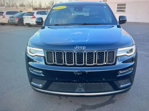 Photos of 2019 Jeep Grand Cherokee High Altitude for sale in Salem, MA at CarFive Salem, MA