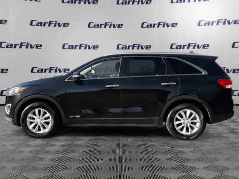 Photos of 2017 Kia Sorento LX for sale in Salem, MA at CarFive Salem, MA