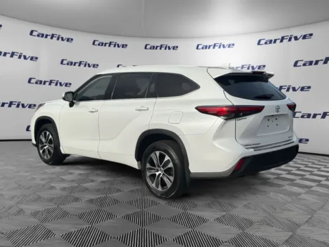 Another view of 2022 Toyota Highlander XLE for sale in Salem, MA at CarFive Salem, MA