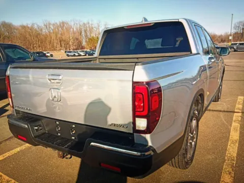 More photos of 2017 Honda Ridgeline RTL at CarFive Salem, MA, MA