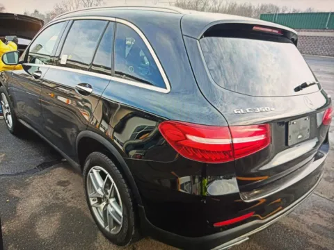 Photos of 2019 Mercedes-Benz GLC 350e for sale in Salem, MA at CarFive Salem, MA