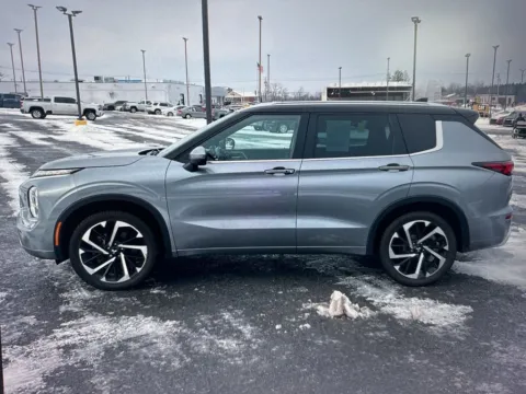 Photos of 2023 Mitsubishi Outlander SEL for sale in Salem, MA at CarFive Salem, MA