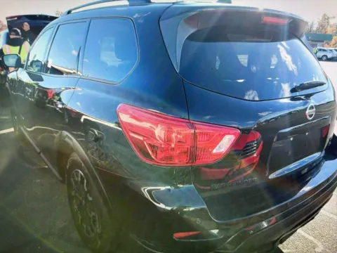 Photos of 2020 Nissan Pathfinder SL for sale in Salem, MA at CarFive Salem, MA