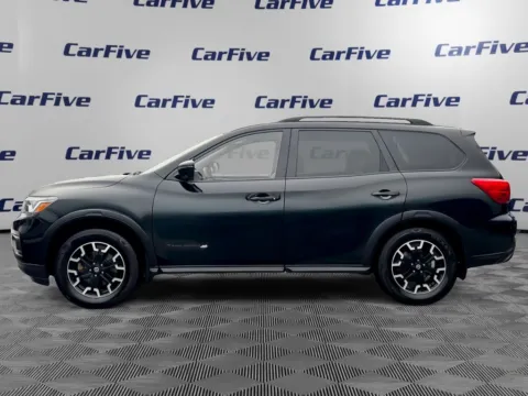 Photos of 2020 Nissan Pathfinder SL for sale in Salem, MA at CarFive Salem, MA