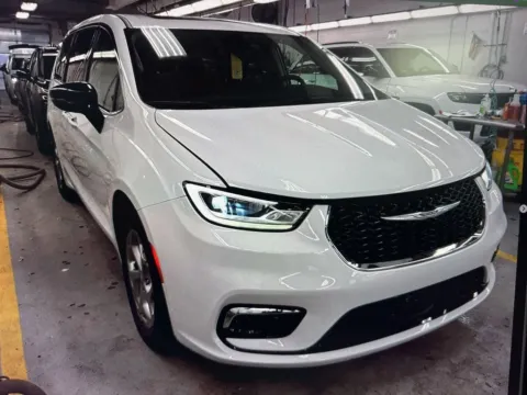 More photos of 2024 Chrysler Pacifica Limited at CarFive Salem, MA, MA