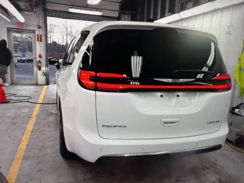More photos of 2024 Chrysler Pacifica Limited at CarFive Salem, MA, MA