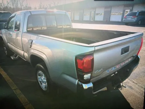 Photos of 2018 Toyota Tacoma SR5 for sale in Salem, MA at CarFive Salem, MA